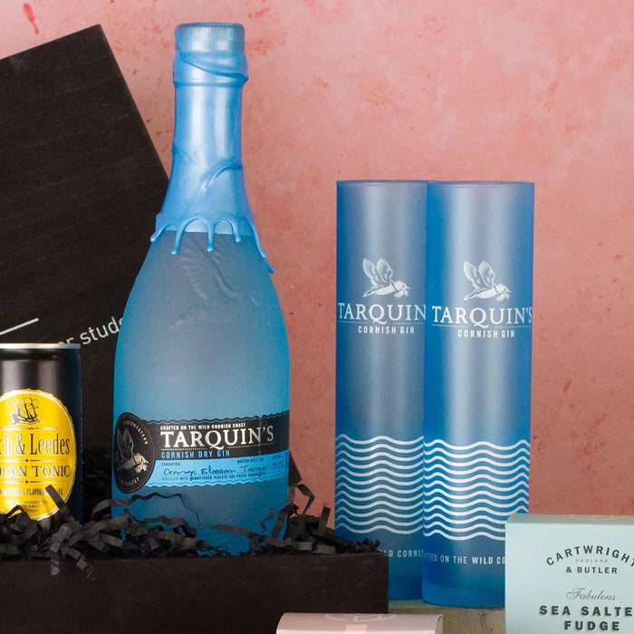 25-Z-GIN-013 Ultimate Gin Experience Gift Hamper in Luxury close up